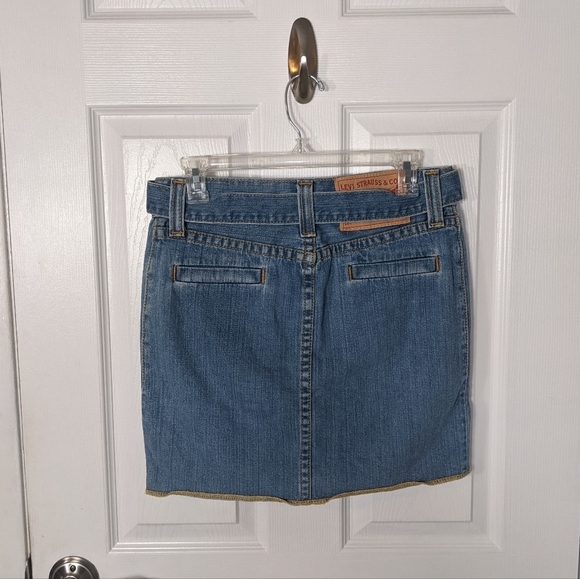Retro Levi's Type 1 Y2K Belted Denim Light Wash Mini Pencil Skirt Size Small - Picture 3 of 10